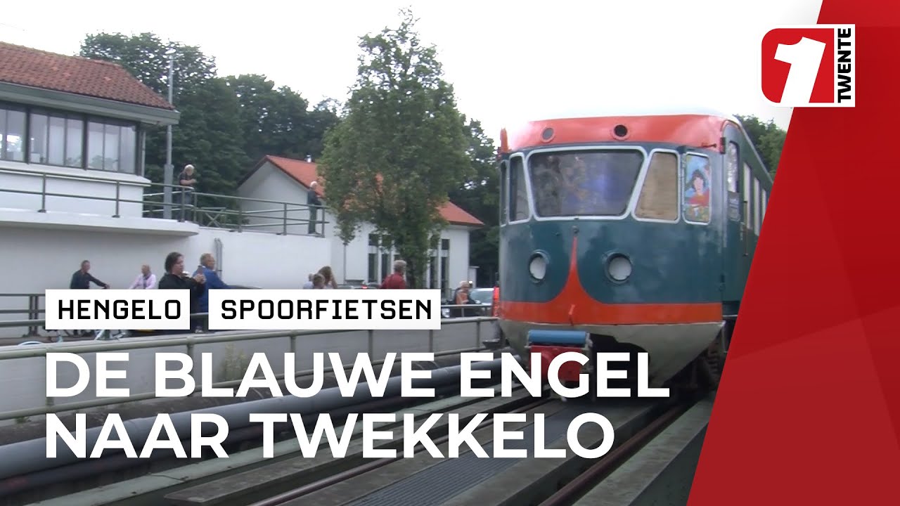 Antieke trein Blauwe Engel naar Twekkelo