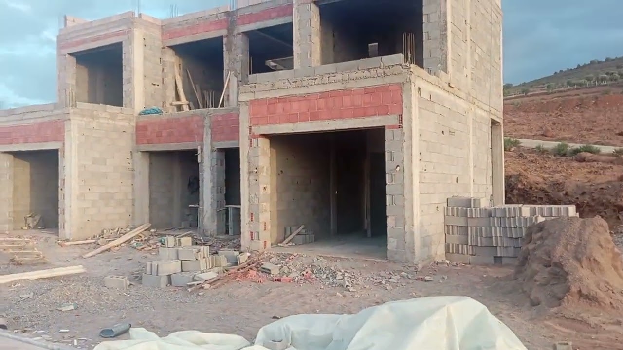 Villa a vendre route ourika 5000 mtr mlkya blan 190 mlyoun 