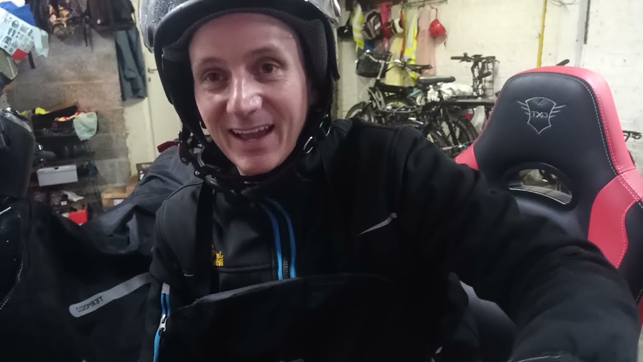 Review: Waterproof leg cover for moped - Hevik & Tucano Urbano Linuscud