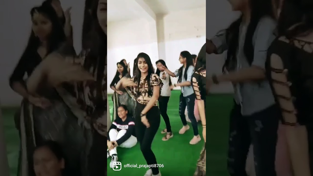 52gaj ka daman viral #chasmishgirl #dance video #renukapawar #pranjaldahiya #instagram #reels