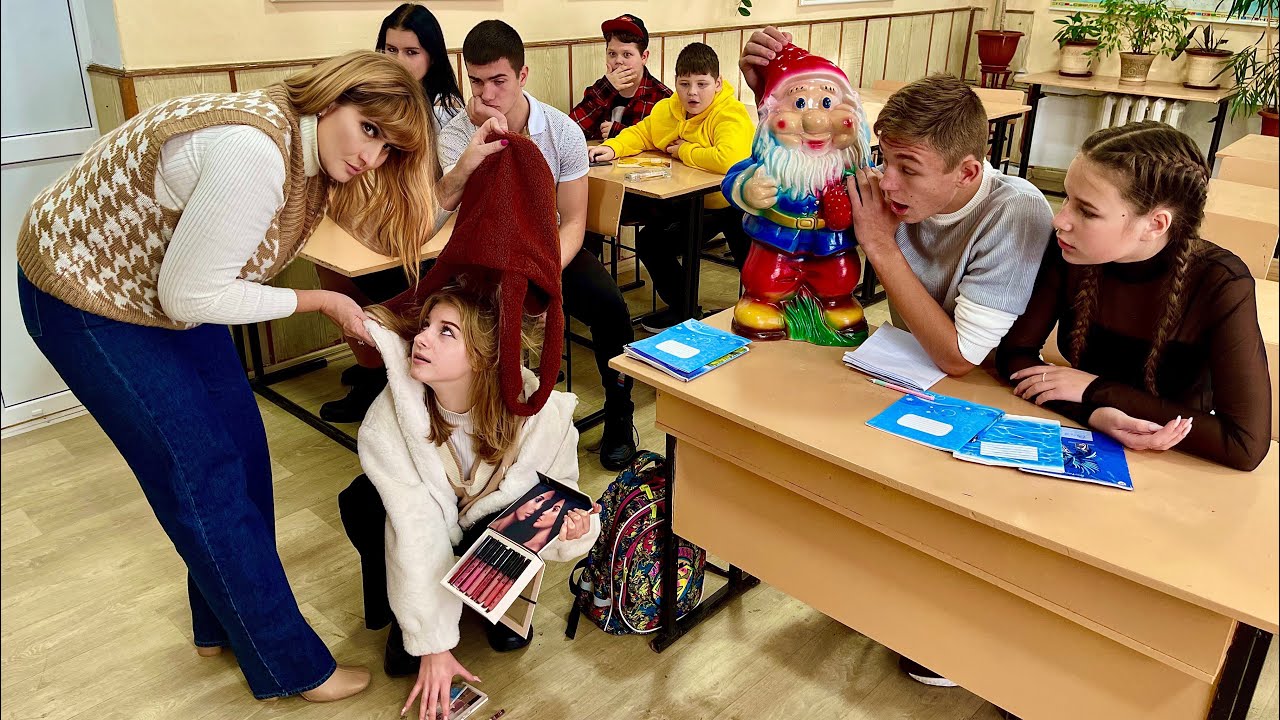 ЗА ЧТО УЧИЛКА КРИЧАЛА НА МОДНИЦУ ЛЕРУ?