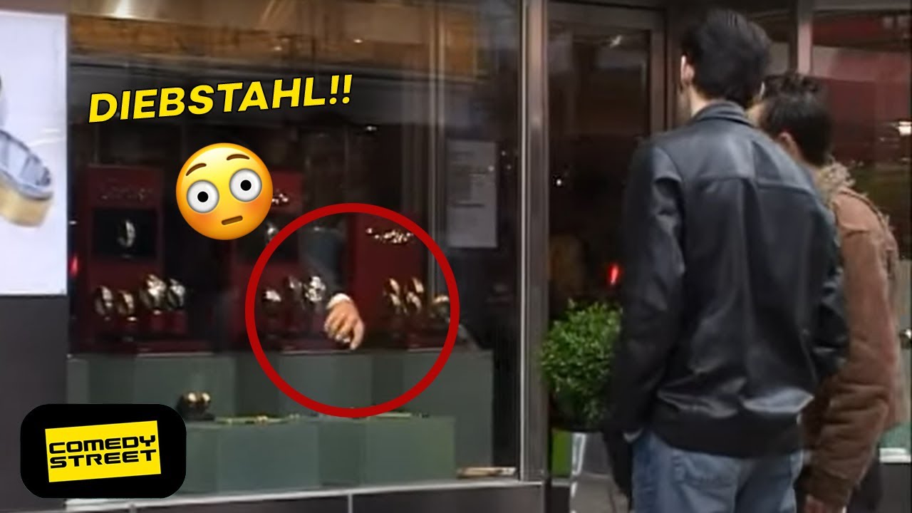Die Jungs helfen Simon bei Uhrendiebstahl!! 😱⌚ | Comedystreet