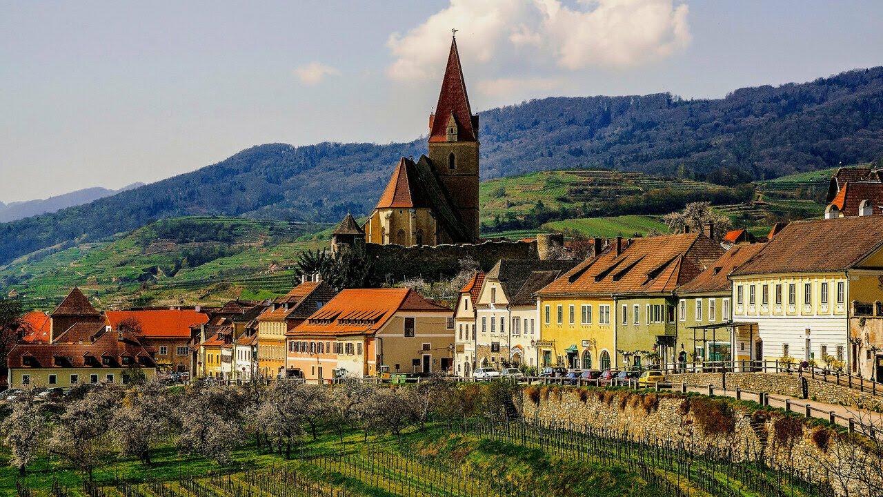 【HD】🌍 Walking through Weissenkirchen in Austria