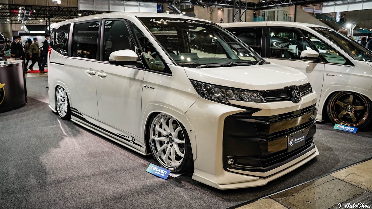 KUHL JAPAN KRUISE 90 NOAH bodykit クール 90系 ノア エアロキット - TAS2023 東京オートサロン2023