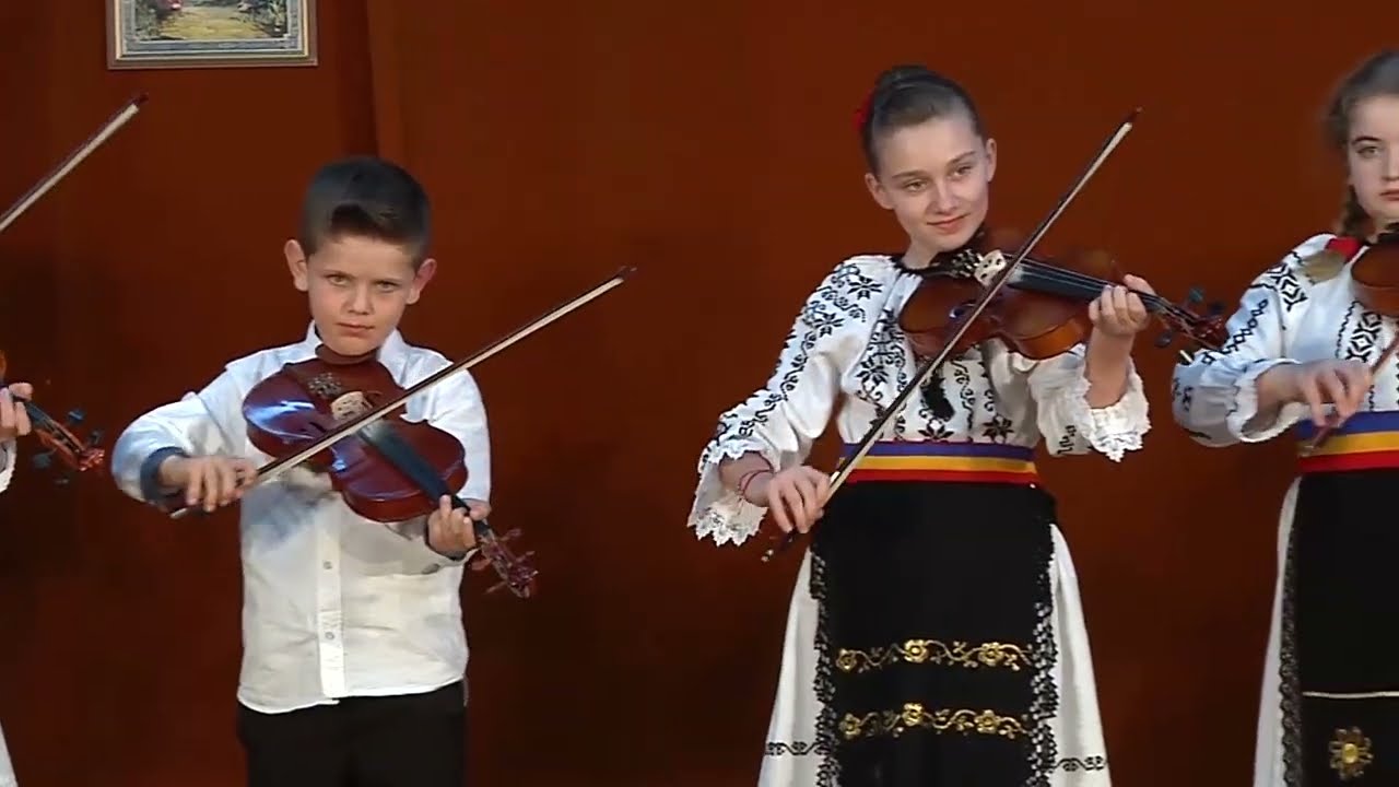 GRUP INSTRUMENTAL „ARDEALUL ” - M- AM SUIT IN DEALUL CLUJULUI