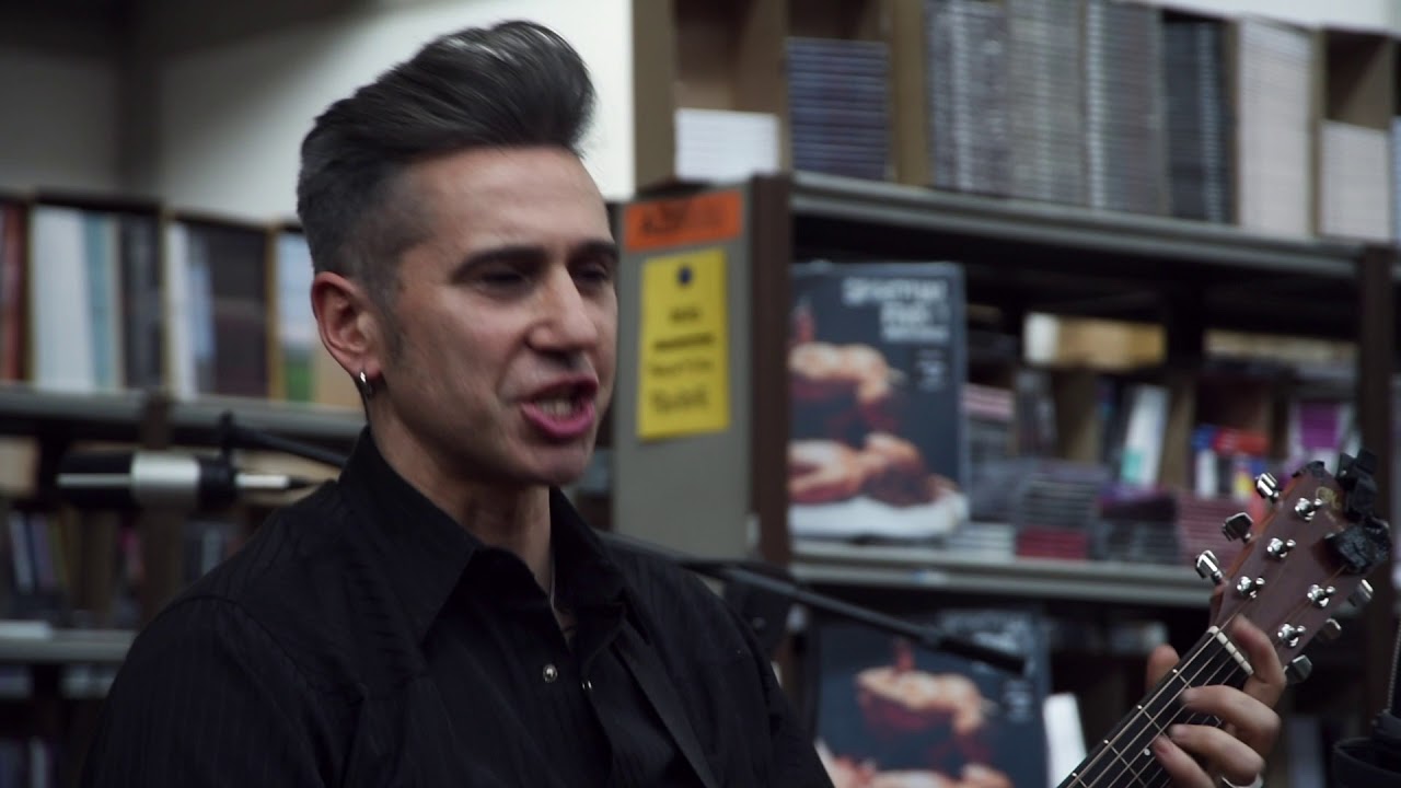 Spiritual Front - Darkroom Friendship (LIVE IN THE WAREHOUSE)