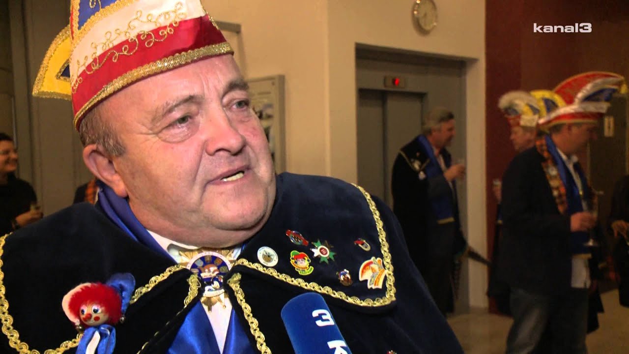 Faschingsgilde K&ouml;flach st&uuml;rmt K&ouml;flacher Rathaus