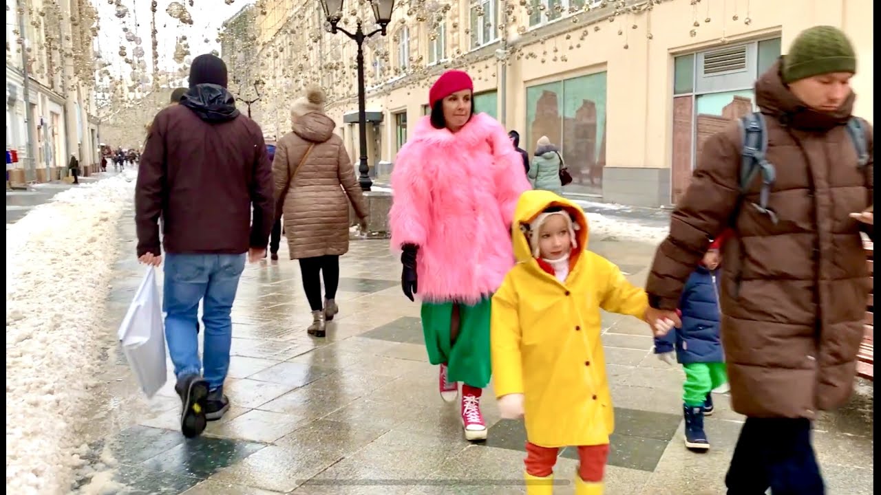 Moscow Street Style .Стрит стайл Москва.Winter .Walk. الموضة والأناقة 时尚与时尚