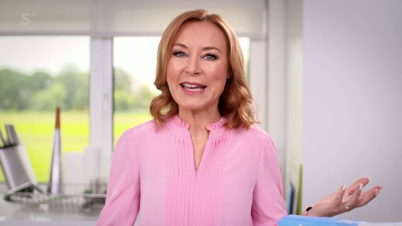 Sian Williams - Jeans, Shirt - Sofa - April 2020