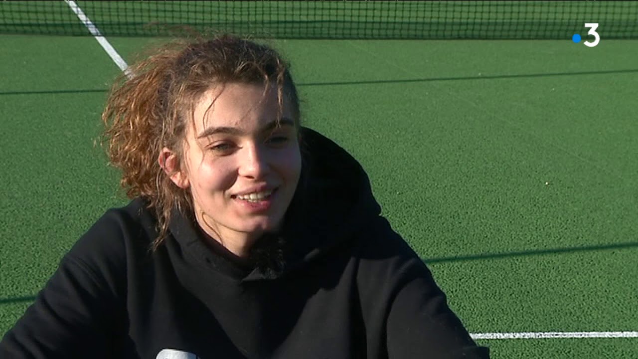 En Isère, la lycéenne Pola Gomez star du foot freestyle sur Instagram et You Tube