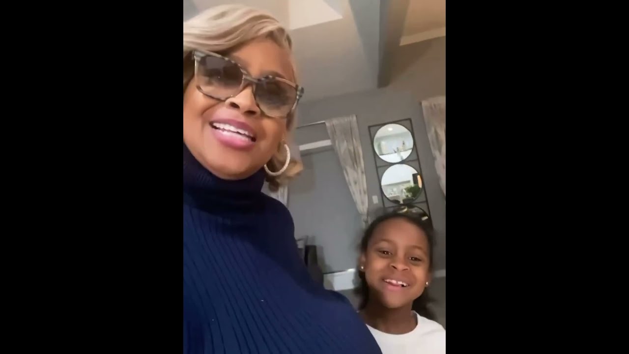 Karen Clark Sheard & Kali Sheard Singing An Old School Hymn 💗