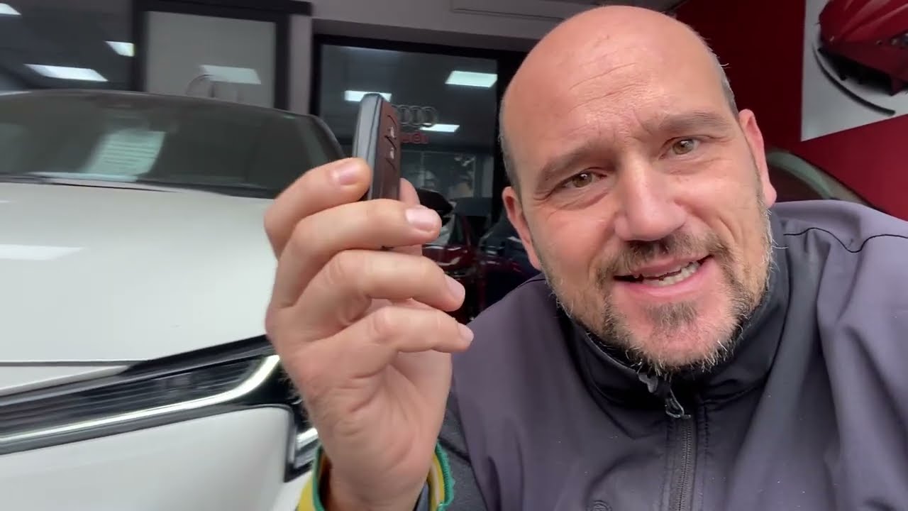 Come aprire e mettere in moto la tua Toyota Corolla C-HR Yaris Rav anche se il telecomando è scarico