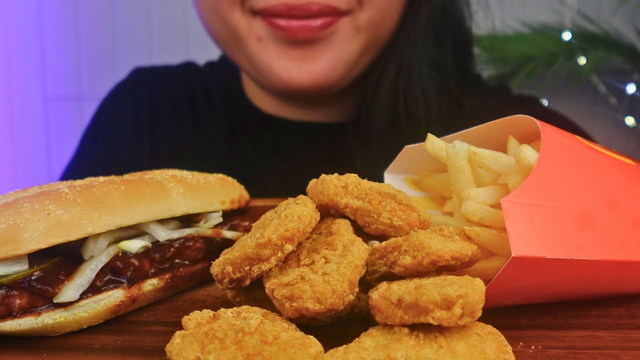 ASMR | TRYING MCDONALD'S McRIB | Eating sounds No talking