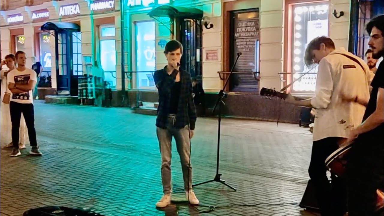 A street musician on Arbat #streetmusic #moscow  #youtubevideo #travelphotography 