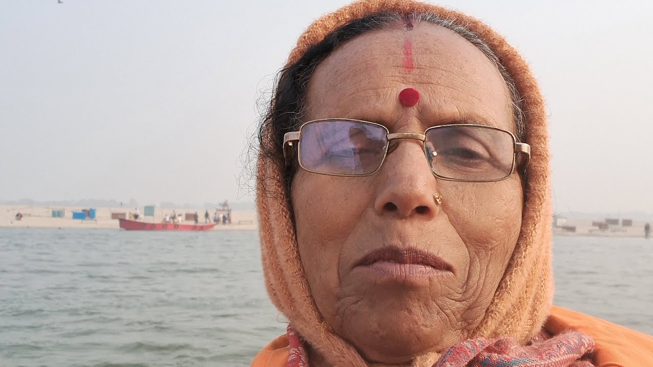 सुनिये निराकार हरी का भजन  " अजब हैरान हूॅ  " सरोज उपाध्याय 