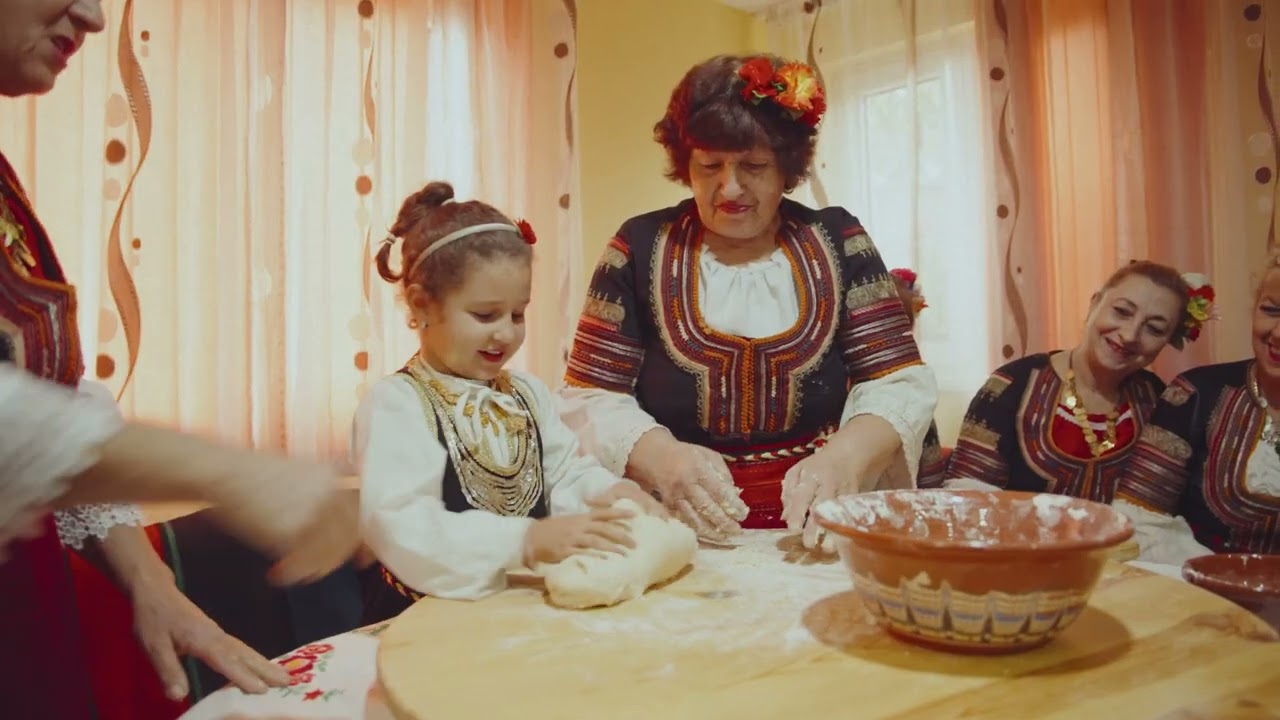Кюстендилски зелник замесен с песен