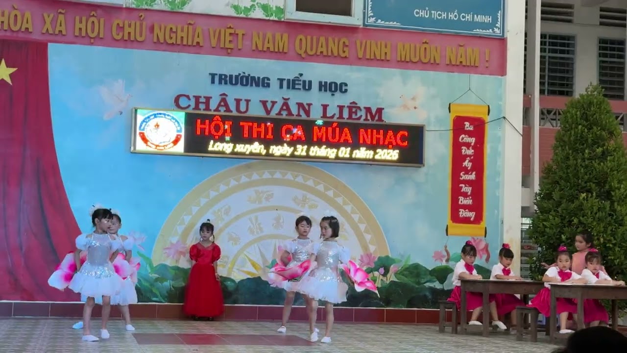Ngày đầu tiên đi học 1B CVL