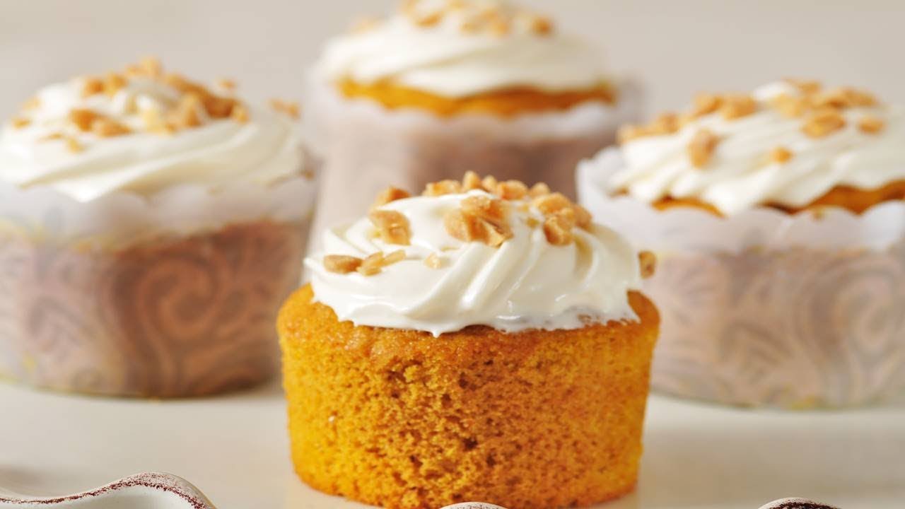 Pumpkin Cupcakes Recipe Demonstration - Joyofbaking.com