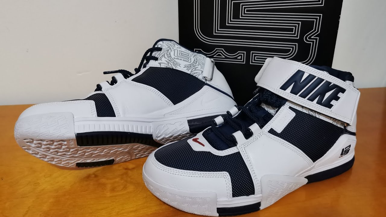 Nike Lebron zoom 2 midnight navy (on feet)