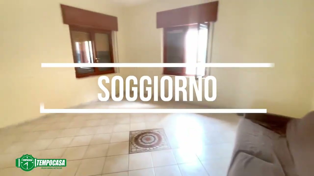 Casalnuovo di Napoli: Quadrilocale al piano rialzato con giardino di 340 mq