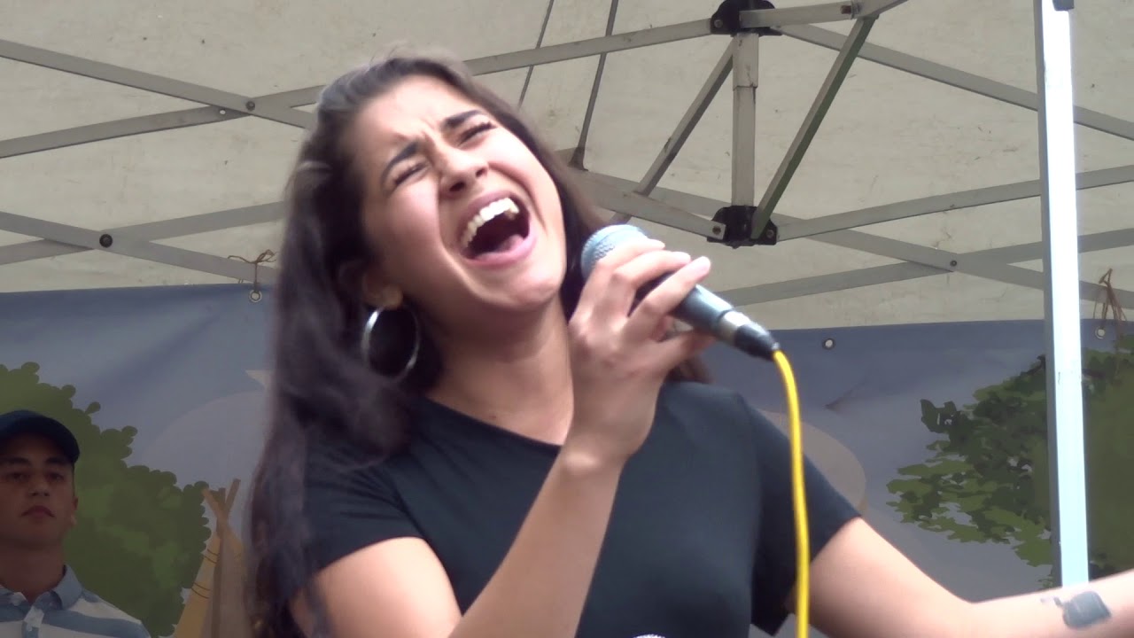 Krásné písně zpívá TEREZKA - Světový romský fest. KHAMORO Praha 2018