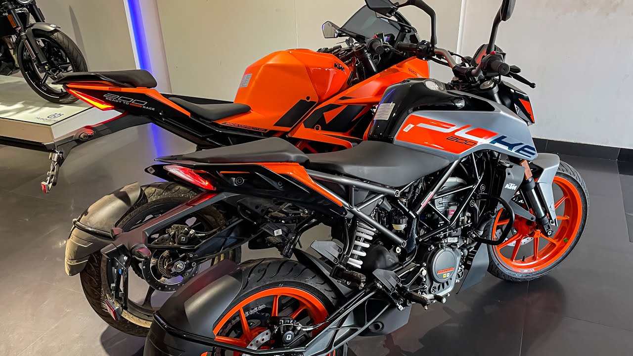 2023 New Model KTM Duke 200 VS KTM RC 200🤔Detailed Comparison with Review😱Which one Should You Buy??