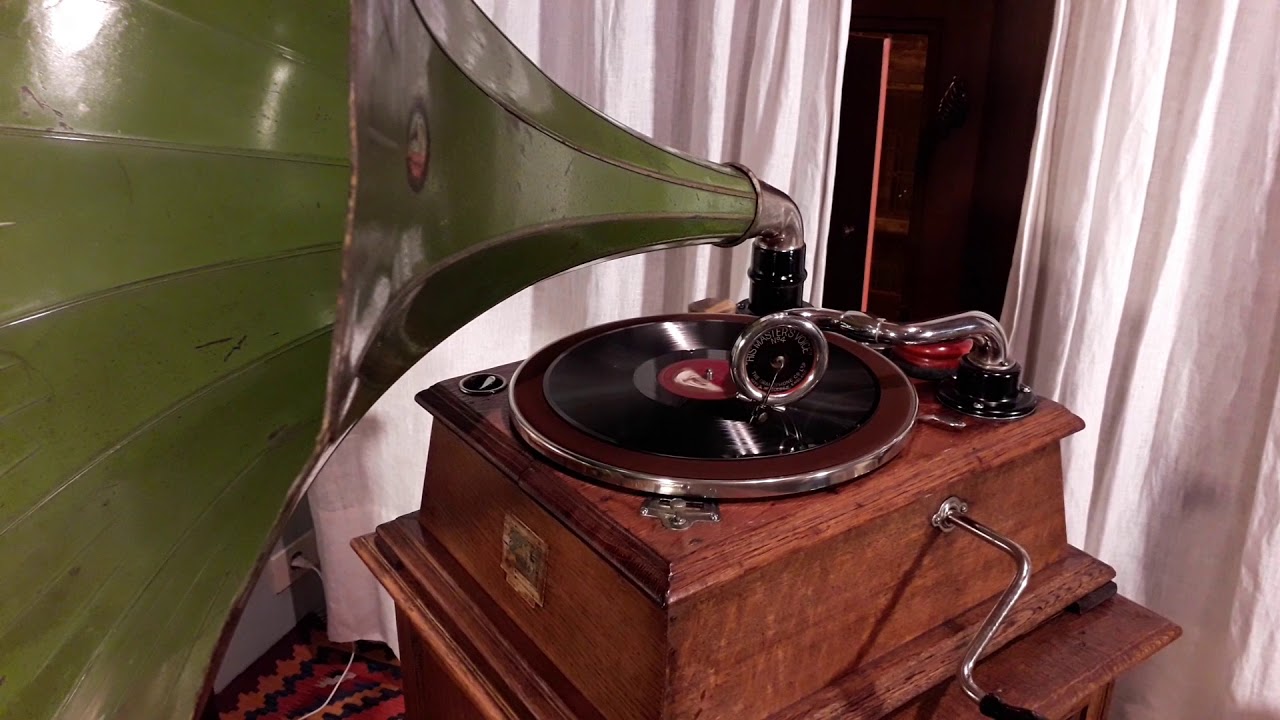 HMV 32 playing 