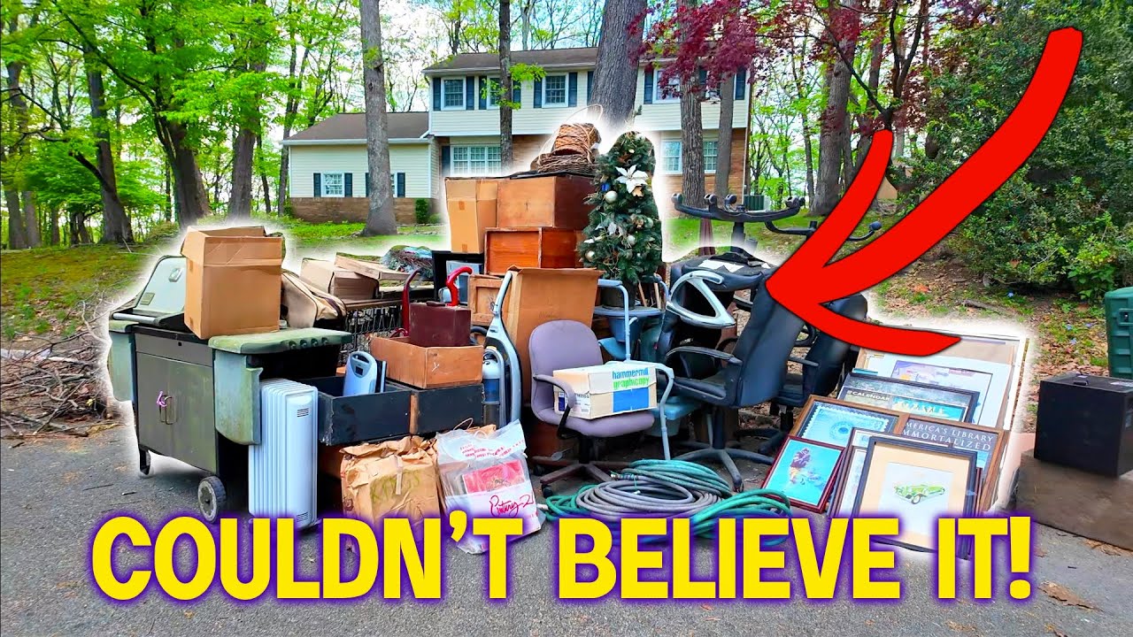 Garbage Picking - Sometimes you STRIKE GOLD Right Away! We Found Vinyls and a Holy Grail!