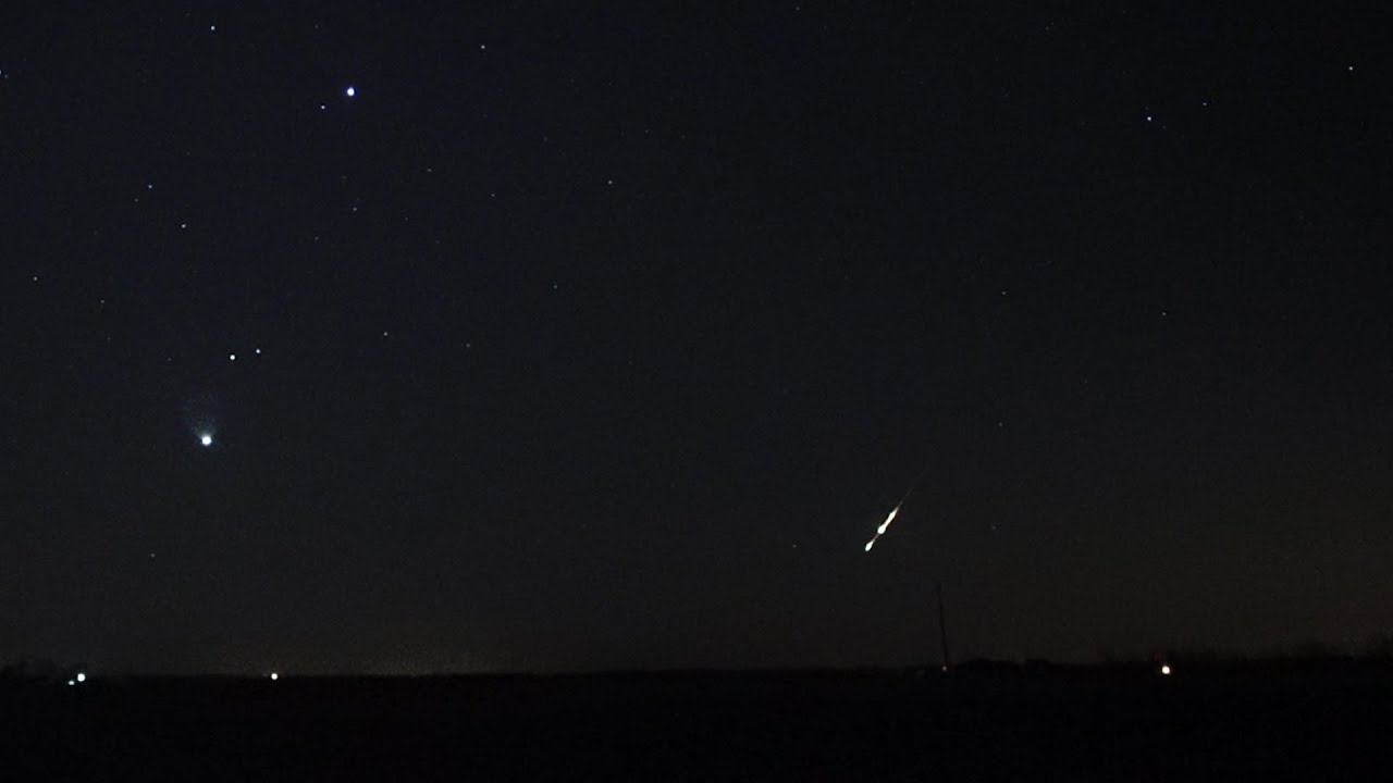 Shooting Stars & Fireballs Meteors in the sky over Saint Cloud, MN 11/9/2015