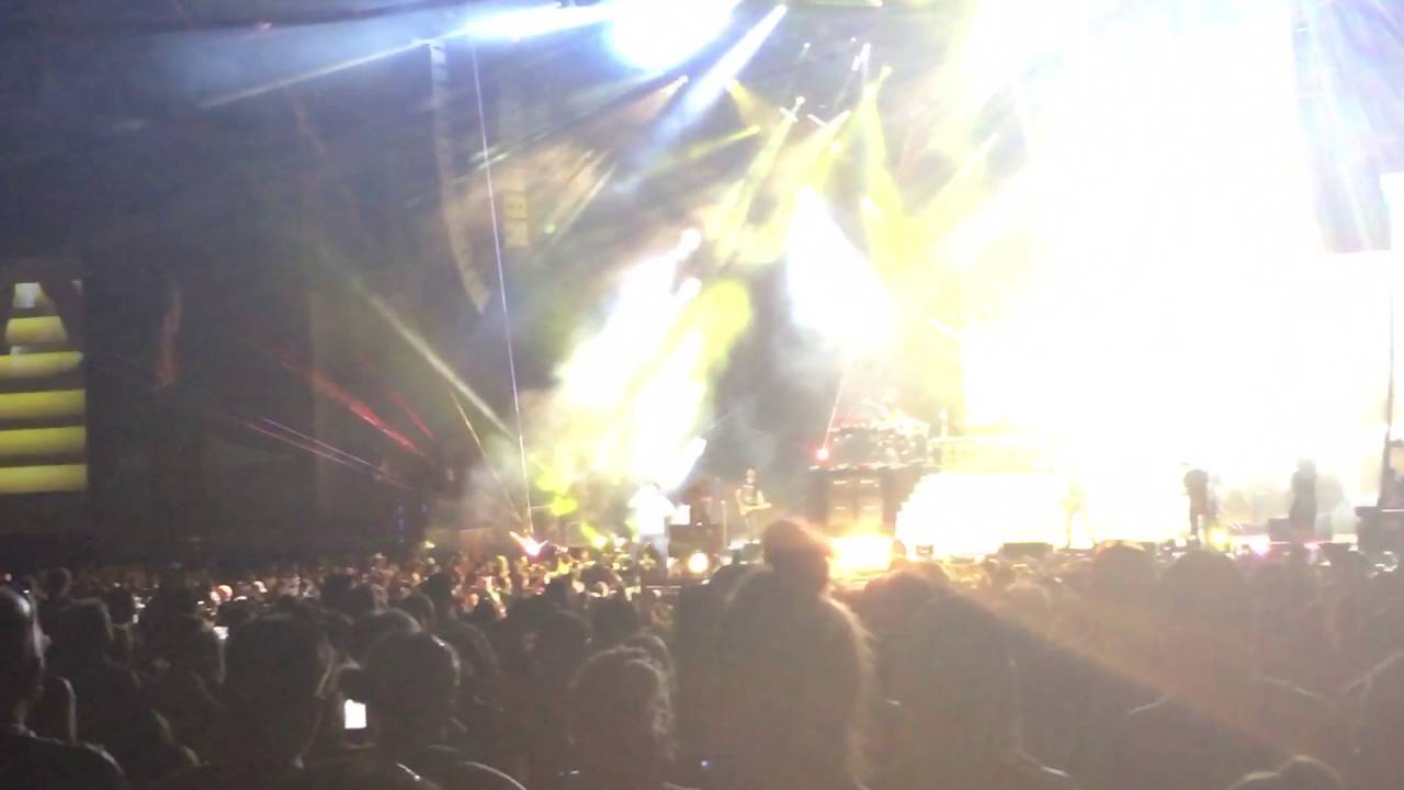 Luke Bryan Move (Live in Pittsburgh 7-23-16)
