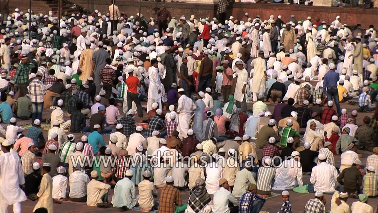 Eid ul Fitr at Jama Masjid - Muslim population prays in Old Delhi