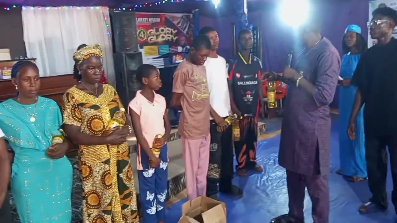 PASTOR EJ CHRIS REWARDS CHURCH WORKERS FOR THEIR FAITHFULNESS TO GOD AND THE CHURCH 
