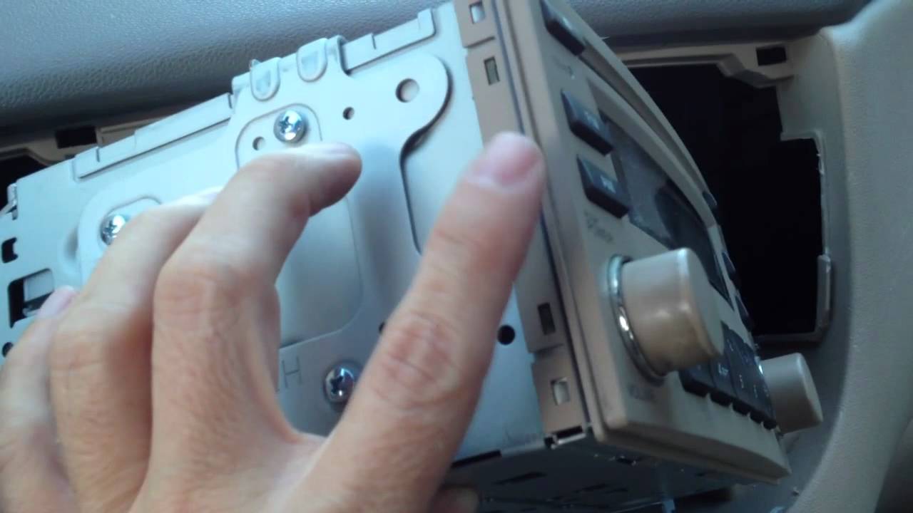 06 Kia Rio Aftermarket IPhone Radio Installation