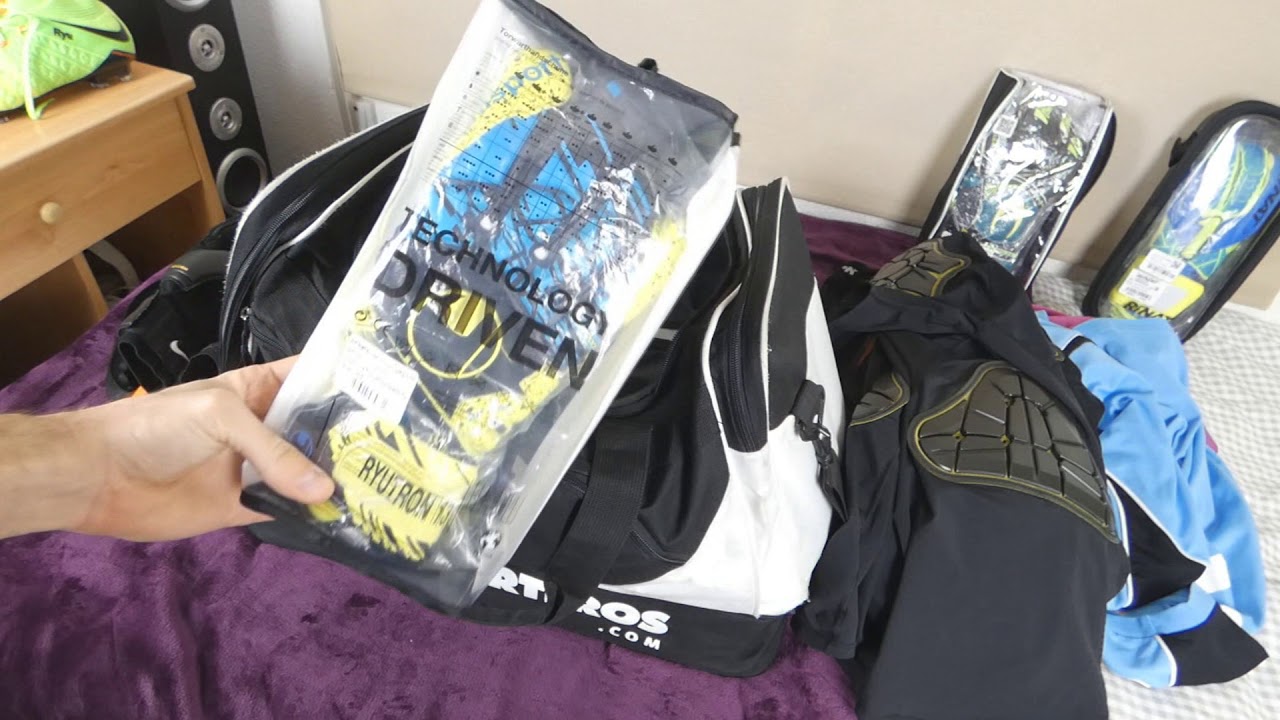 ¿QUE LLEVO EN MI MOCHILA DE FUTBOL? - Equipate como PROFESIONAL - Ryutron