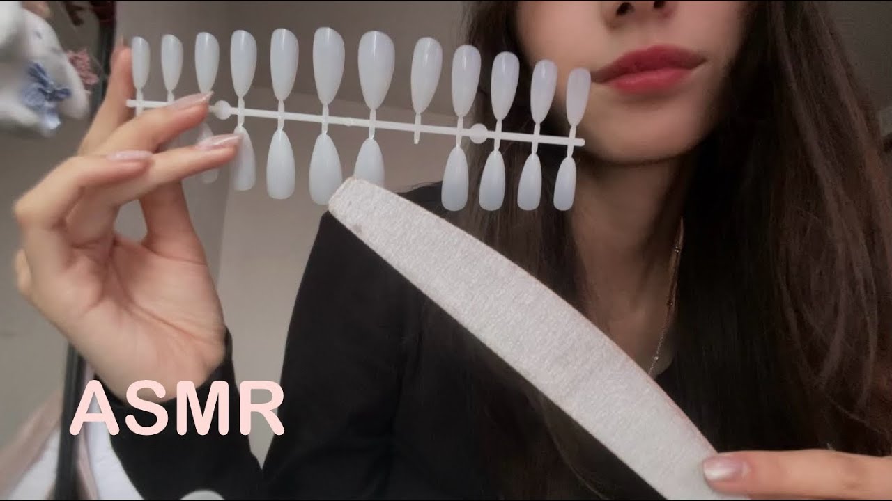 ASMR poniéndote uñitas 💅