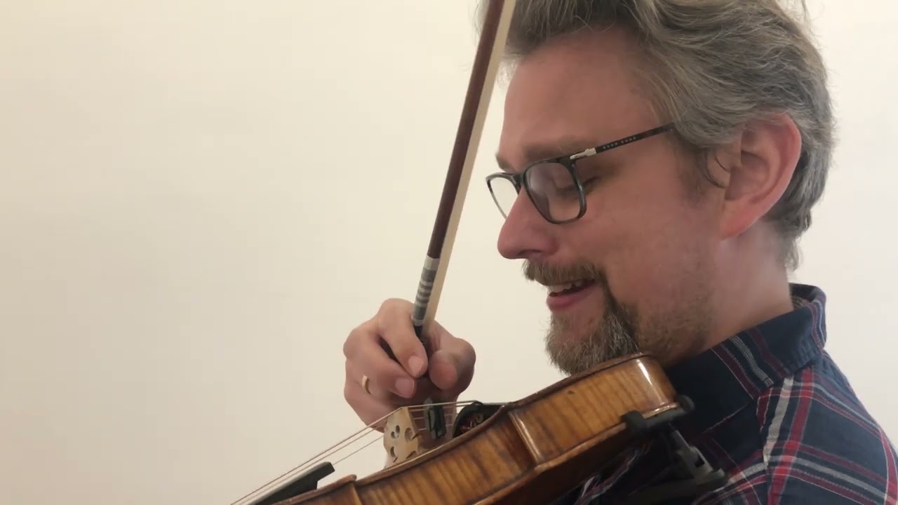 Handling of the Eenhar&reg; mute for violin or viola