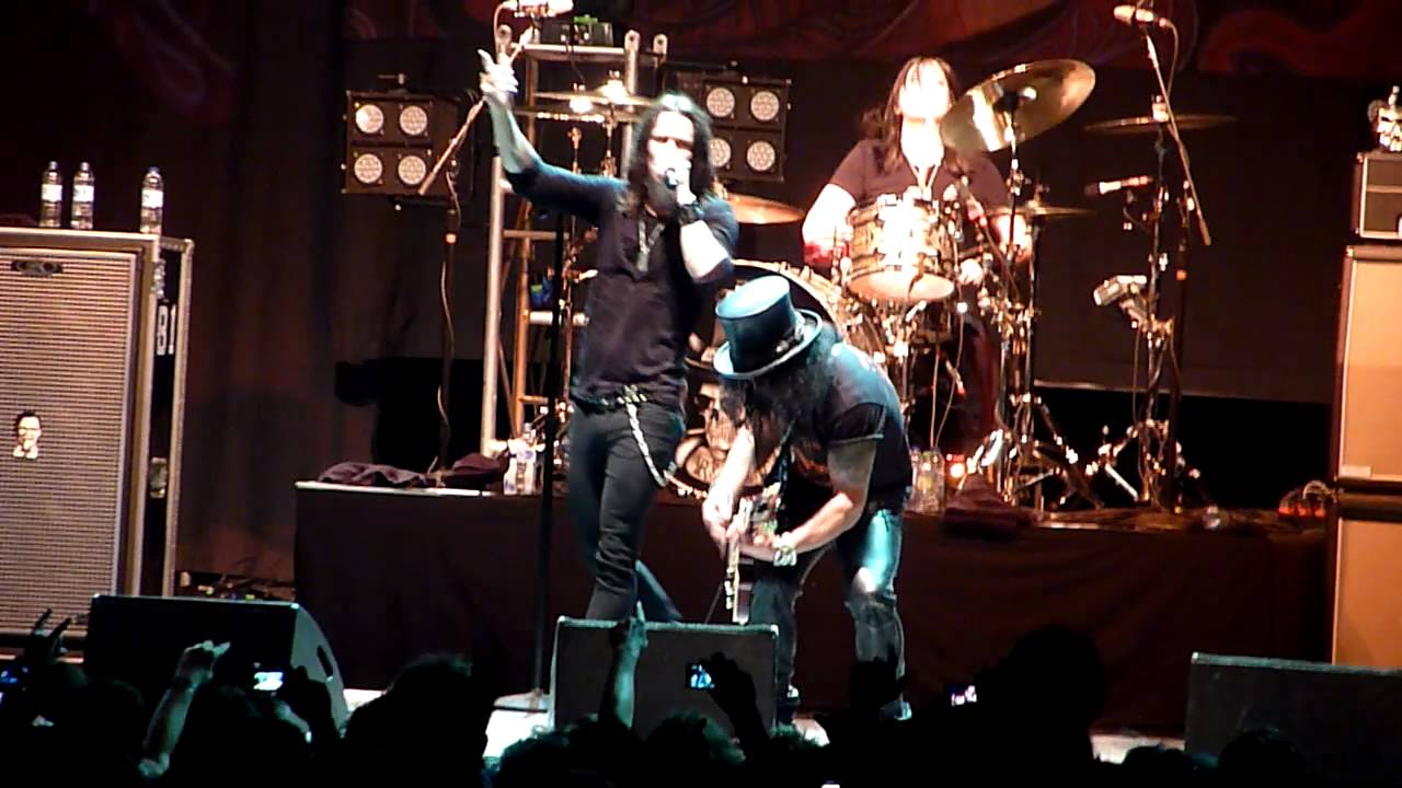 Slash - Promise (first time ever played) - at Le Zénith, Paris, France on July 12, 2011