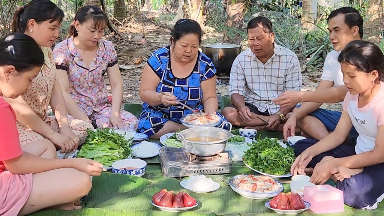 Một Buổi Cắm Trại Hoành Tráng với Nồi Cá Nhúng Giấm Thêm Nồi Bắp Nếp  Khổng Lồ | TKQ & Family T1317