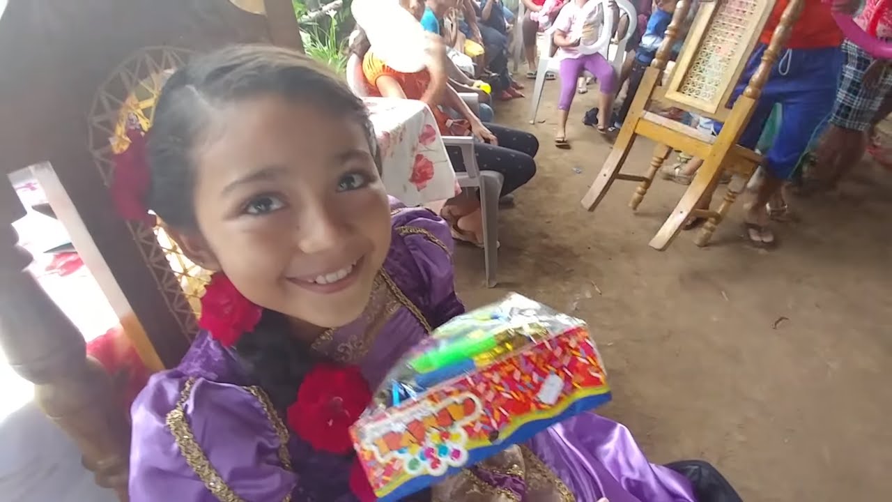 Que comience el show del payasito "Pastelin Chef". Cumpleaños de la Señorita Laura. Parte 7