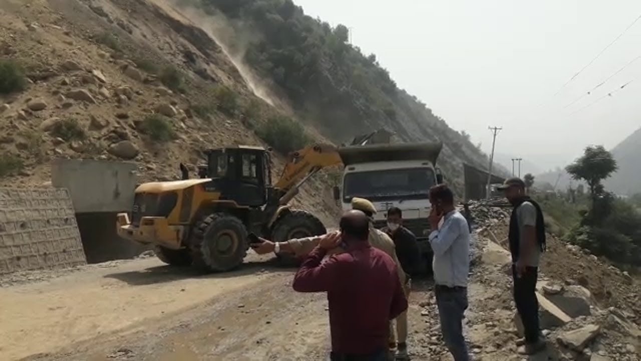 Jammu Srinagar National Highway Blocked Due To Landslide At Seri Ramban