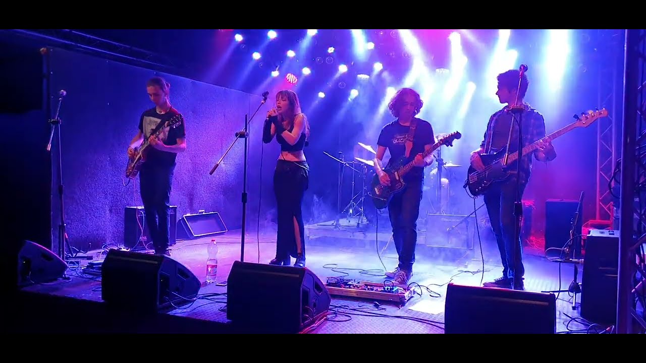 LEVAROSS - Scare Race (live in Melodka)