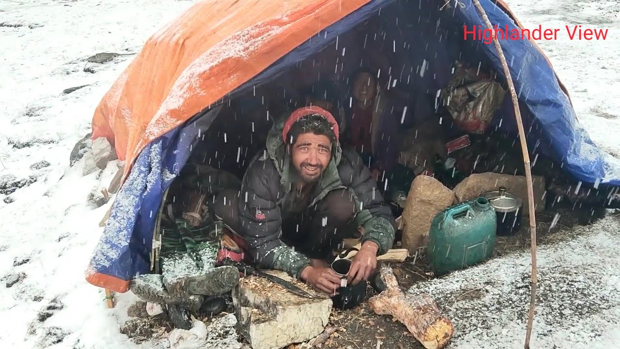 Heavy Snowing Camping || Life Of The Mountains