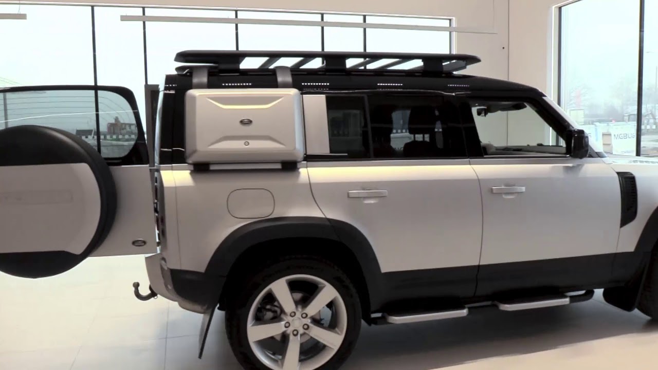 Land Rover Defender w Exclusive Motors