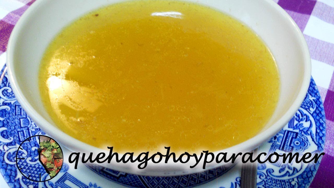 Caldo casero de pollo, verduras y jamón