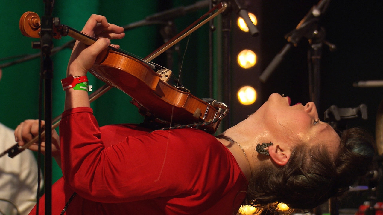 Eliza Carthy & The Wayward Band - The Fitter's Song / Love Lane (Celtic Connections 2017)