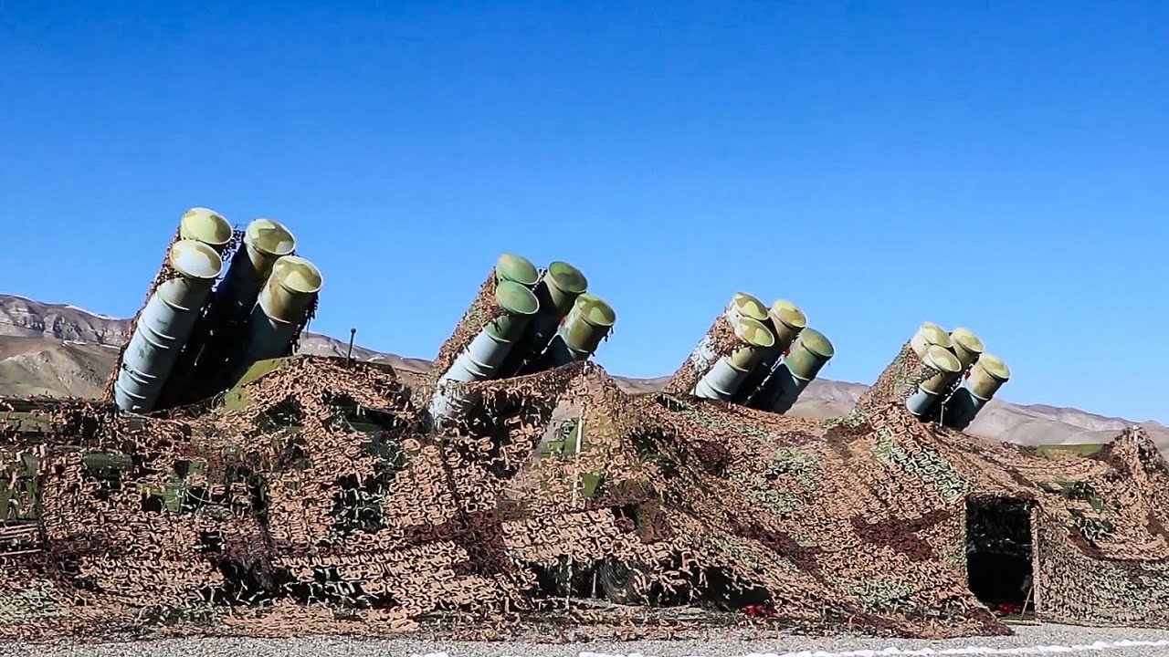 Работа расчетов зенитной ракетной системы С-300ПС