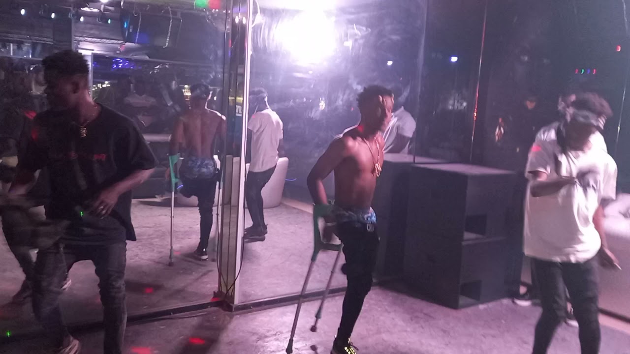 prestation de feu 🔥au Reflet Bar à marcory zone 4