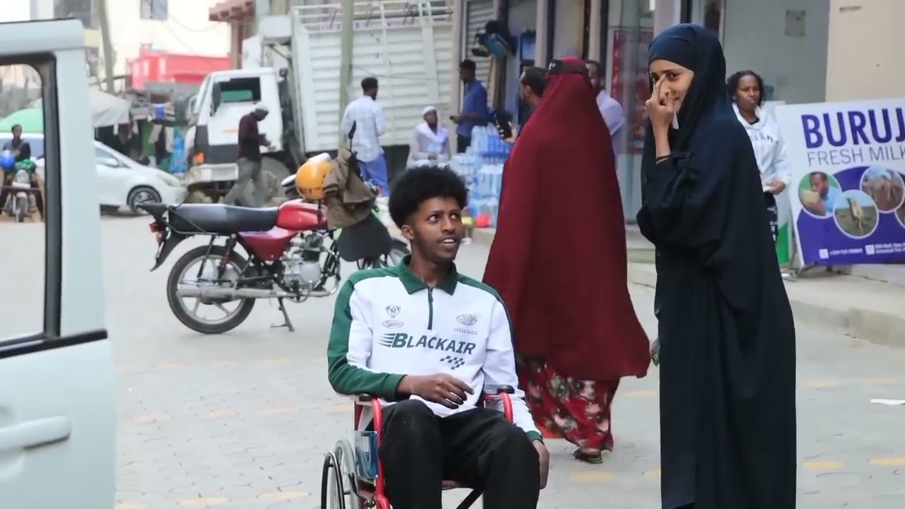 PUBLIC PRANK OO AH NIN CURIYAN AH MAGURSANI LAHAYD.