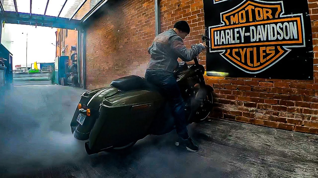 CUSTOM ROAD KING SPECIAL - HOW MUCH HORSE POWER ?