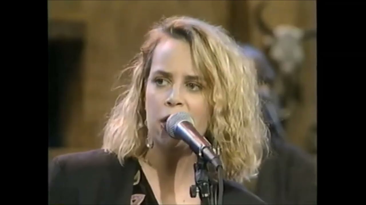 mary chapin carpenter | he thinks he'll keep her (live)